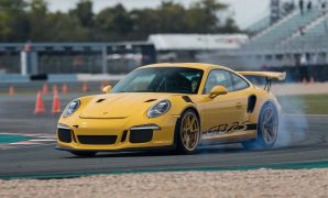 Yellow Porsche 911 GT3 RS